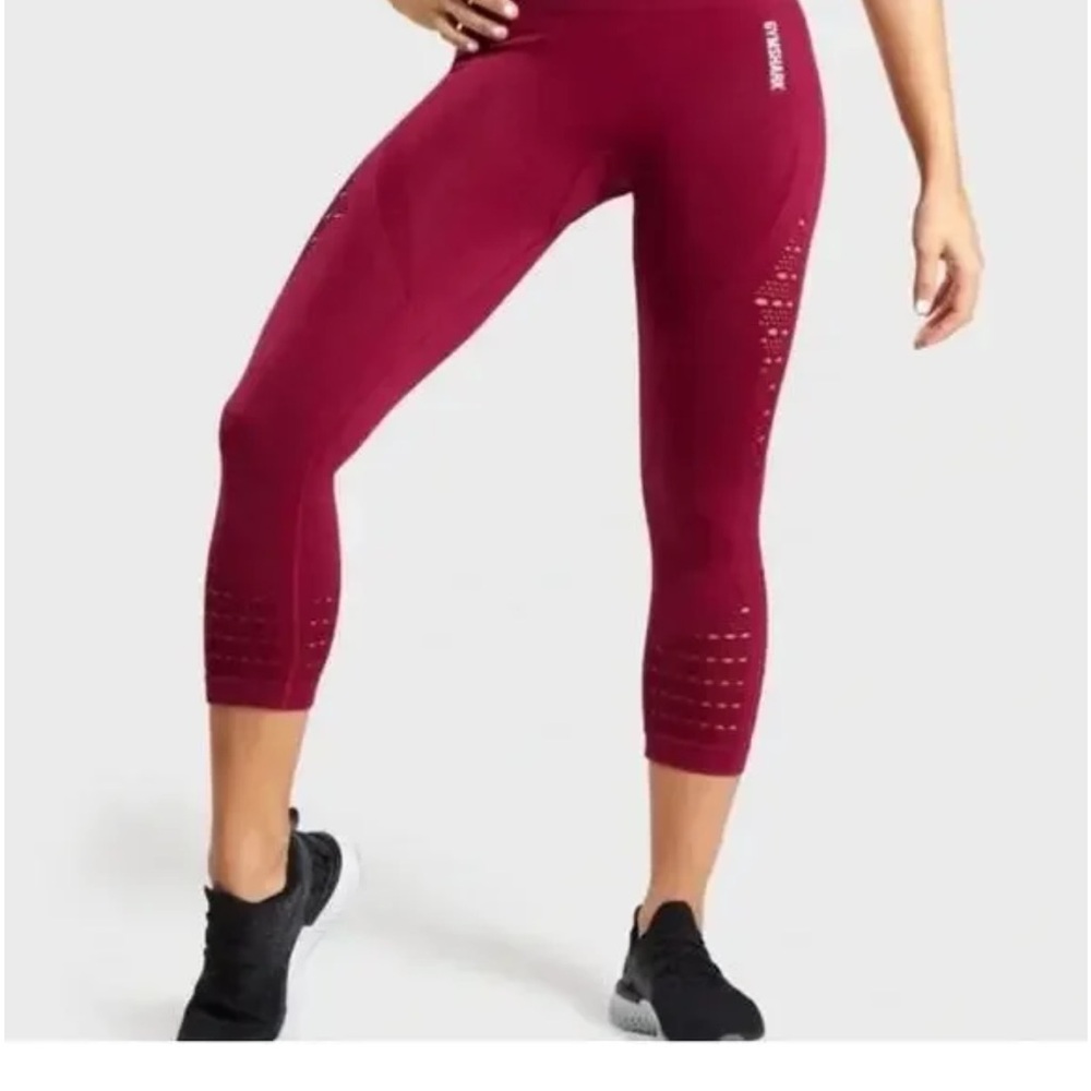 Gymshark contour with little opening down the side of the legs. capris.